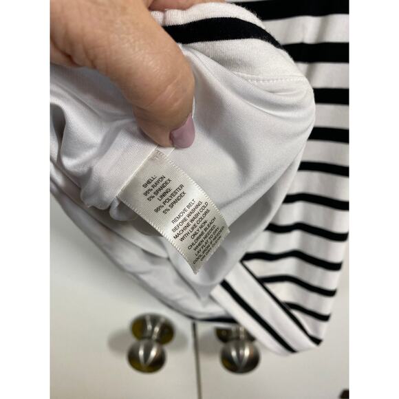 WHBM Striped Short Sleeve Round Neck Stretch Top MEDIUM - Picture 4 of 9